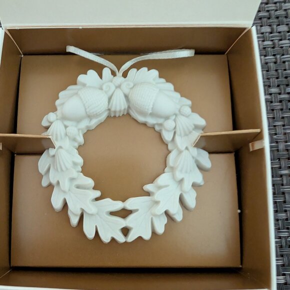 NWOT Margaret Furlong Oak and Acorn Wreath ornament - Picture 1 of 3